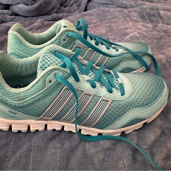 adidas Shoes - Brand new Adidas, tennis shoes